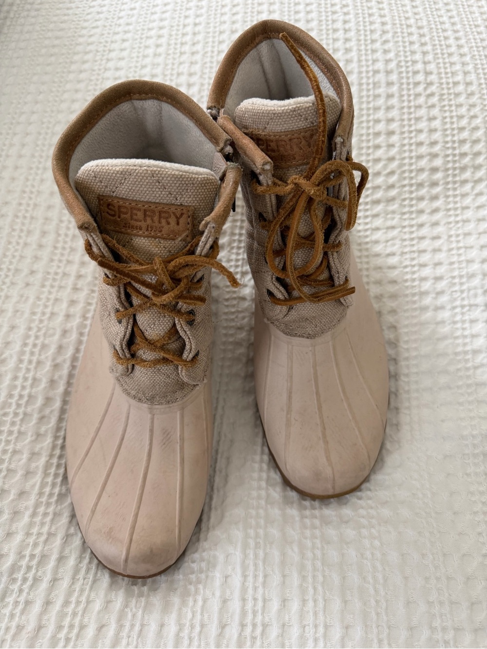 Sperry Women's Light Beige Duck Boots with Brown Laces